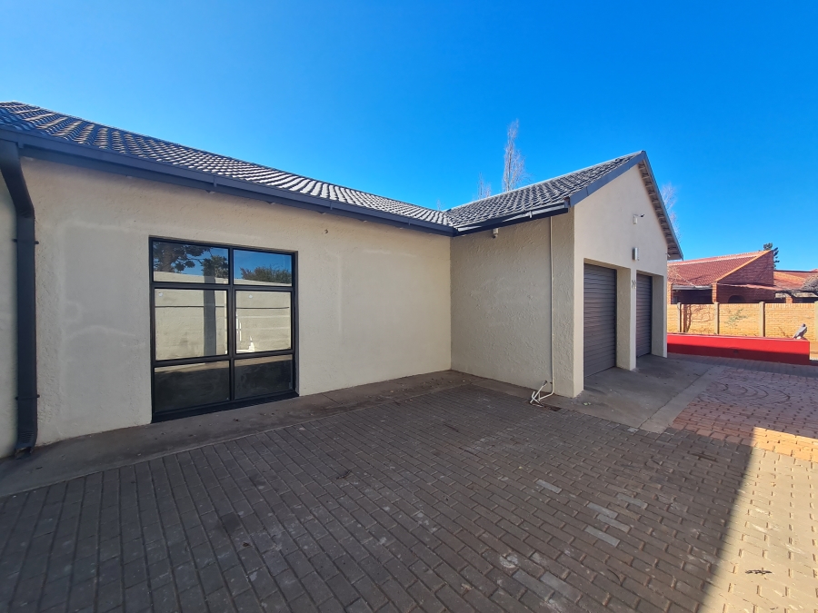 4 Bedroom Property for Sale in Royldene Northern Cape